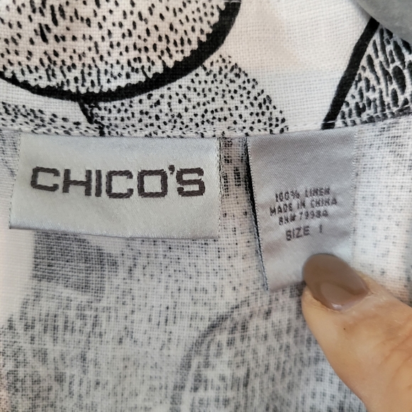 Chico's Blouse Linen Black White Art to wear abstract Short Sleeve Buttondown - Picture 4 of 4